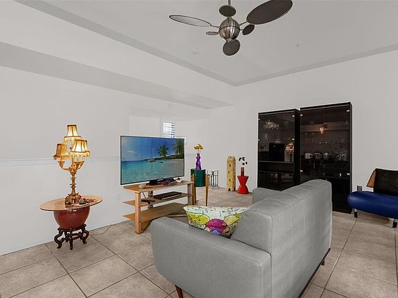 3rd image of 421 Summit Ridge Pl APT 209