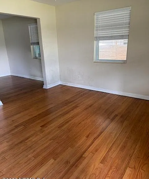2404 Red Oak Dr — Photo 3
