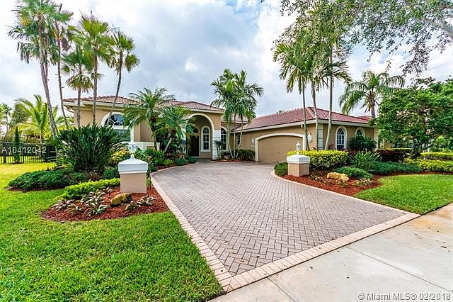 1st image of 304 Egret Ln