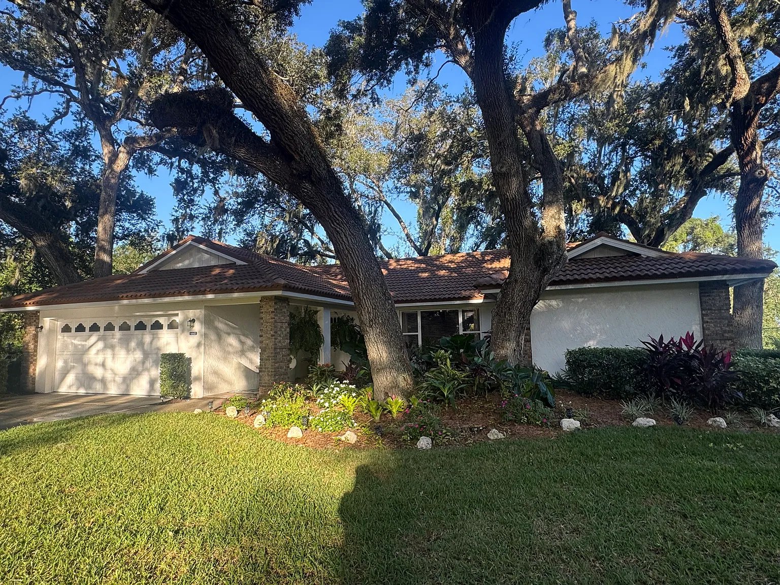 3 bed, 2100 sqft, $4,990 — Photo 1
