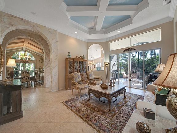 4th image of 7328 Lahana Cir