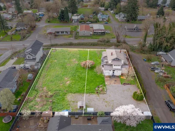 363 NE Birch St, Mill City, OR 97360