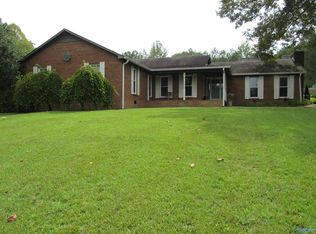 1017 Hillcrest Rd NW, Arab, AL 35016