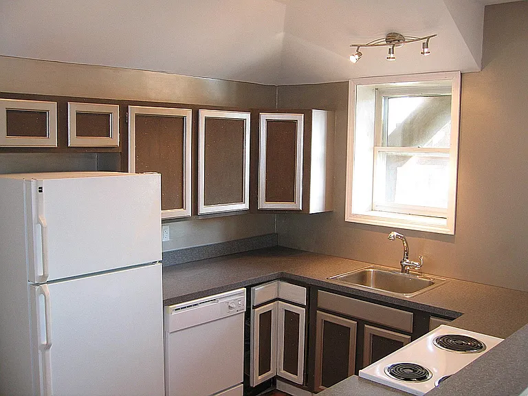 194 Front St #2R — Photo 8