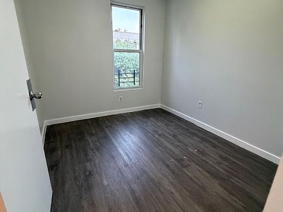 4th image of 717 Prospect Ave #2
