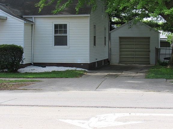2nd image of 120 E Van Buren St
