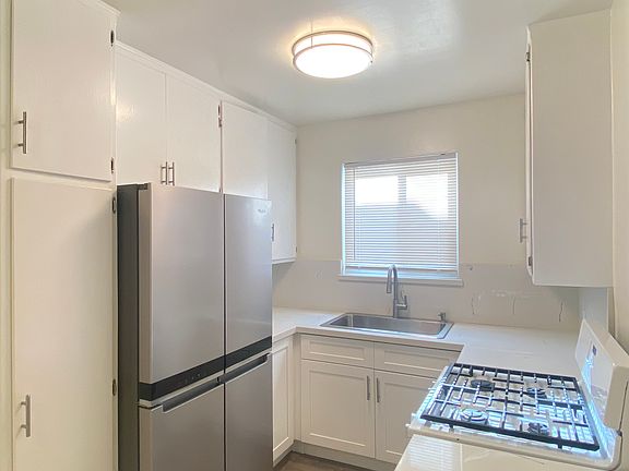 5th image of 1338 N Vista St APT 8