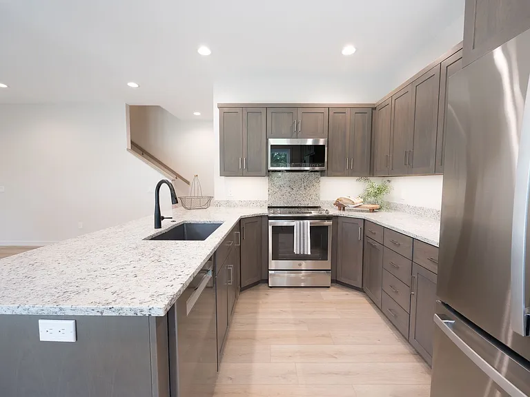 301 W Short St — Photo 7