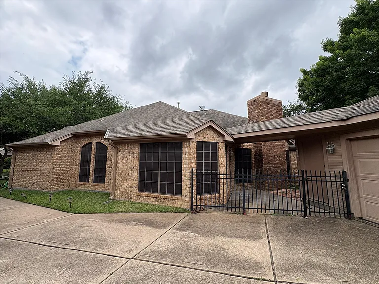 1631 Berkoff Dr — Photo 29