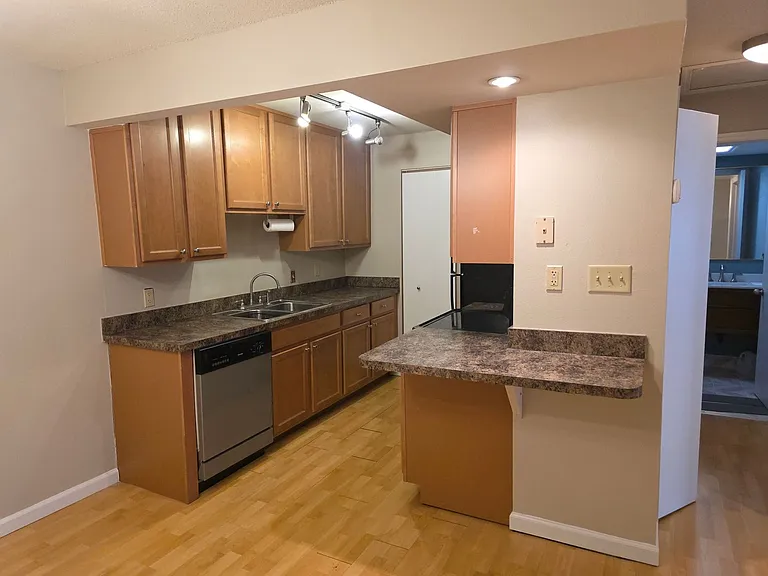 3022 Plaza Terrace Dr — Photo 9