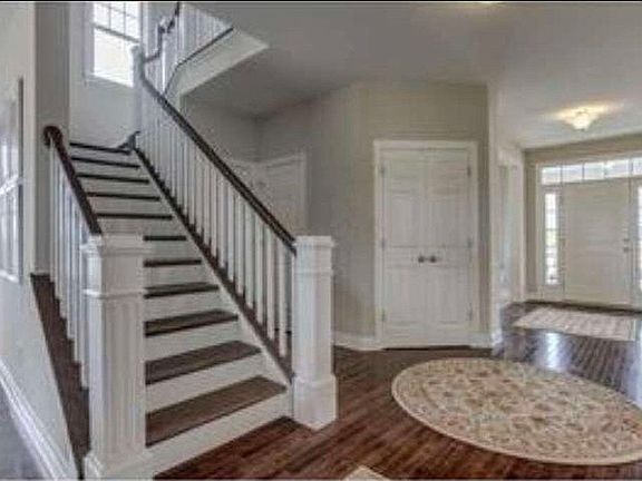 4th image of 117 Tuscany Dr