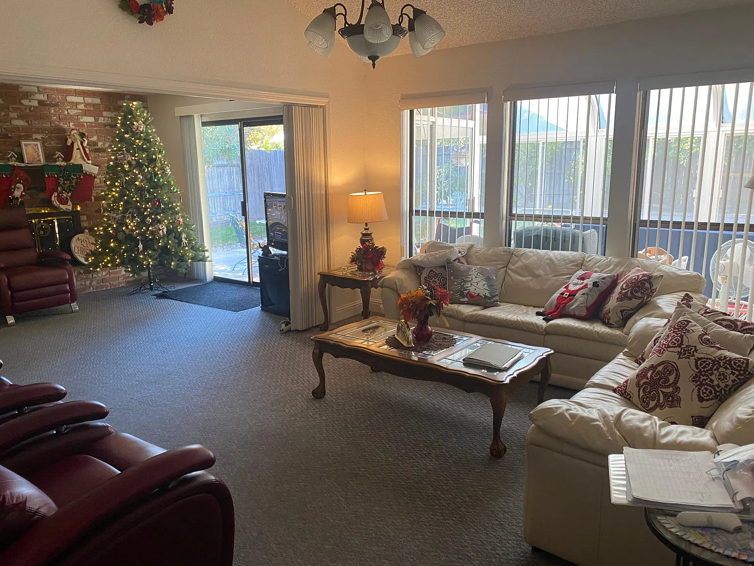 6 bed, 2116 sqft, $4,750 — Photo 3