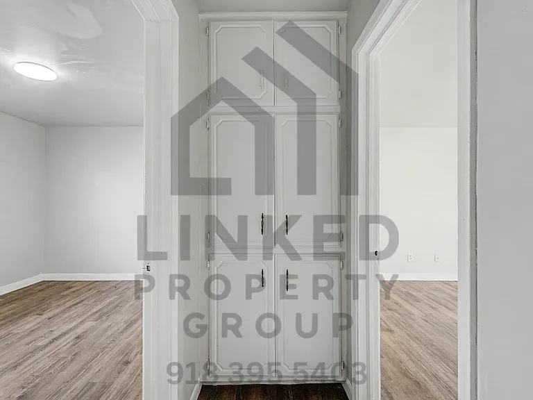 Evanston Apartments — Photo 19