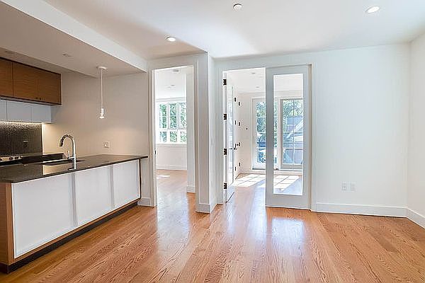 1st image of 194 Hawthorne St #4A