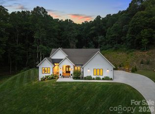 30 Bridgeway Dr, Candler, NC 28715