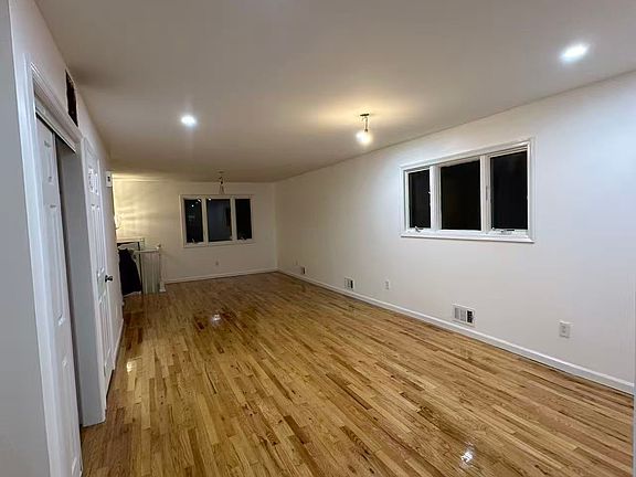 2nd image of 156 McArthur Ave #1