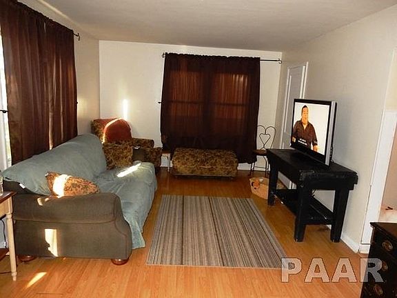 4th image of 1128 E Corrington Ave
