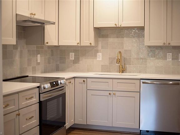 3rd image of 3035 Walnut Ave