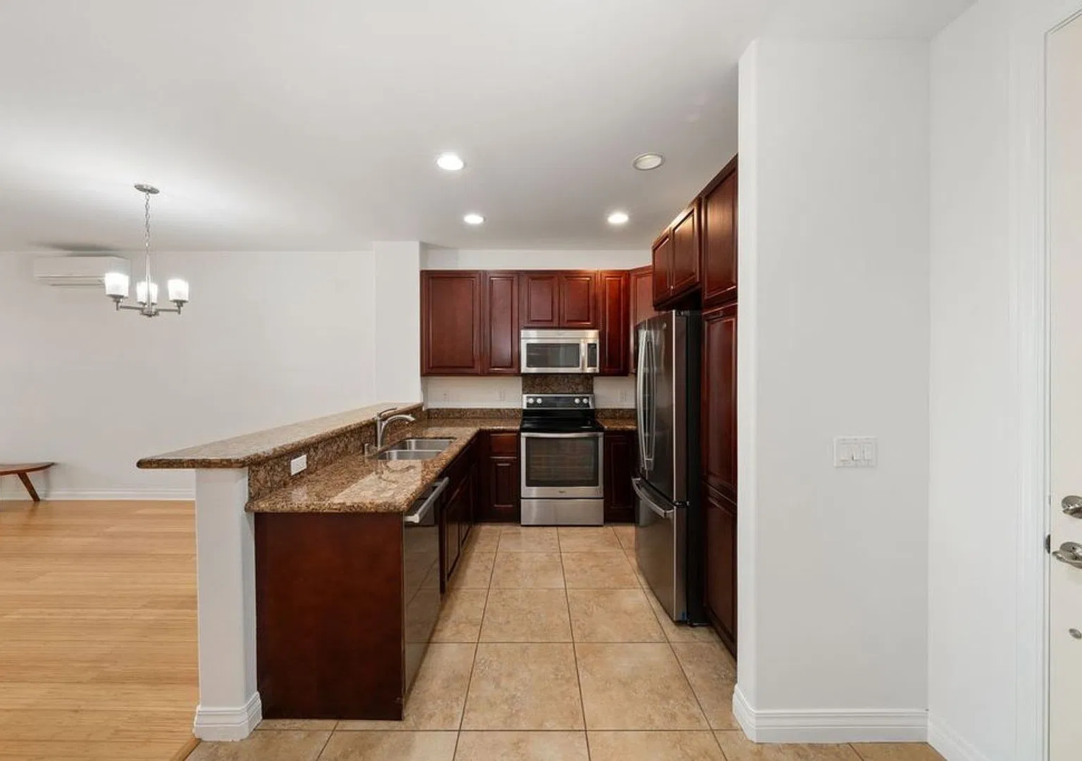 Beautiful Unfurnished 2-Bedroom in Kai Ani Village South Kihei — Photo 3