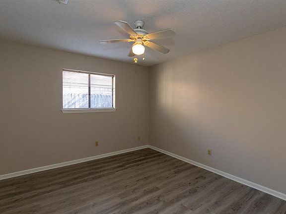 3rd image of 6116 Willis St