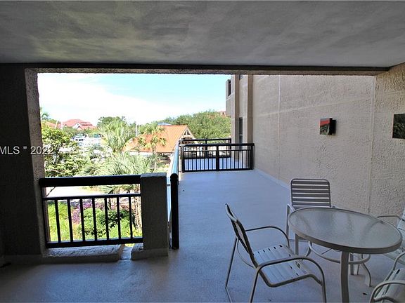 5th image of 9 Harbourside Ln #7306A