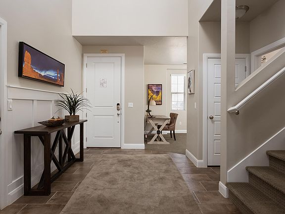 3rd image of 1072 N Casitas Hill Loop