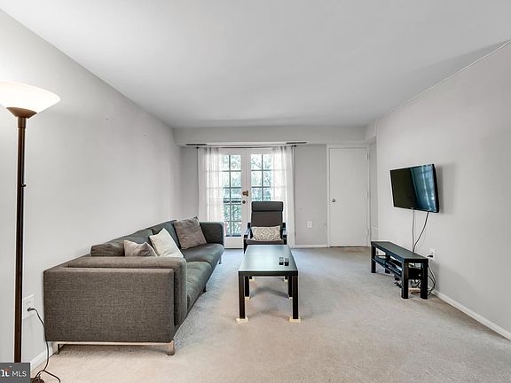 4th image of 403 N Beauregard St APT 201