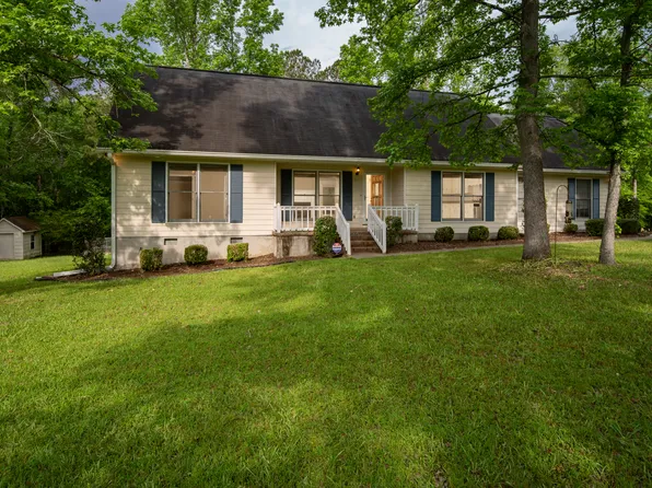 104 Cambridge Dr N, Milledgeville, GA 31061