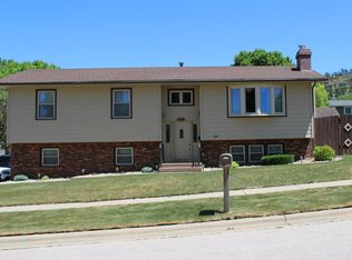 2624 Raymond Dr, Rapid City, SD 57702