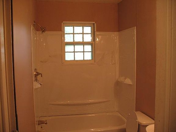 5th image of 6088 Victoria Dr