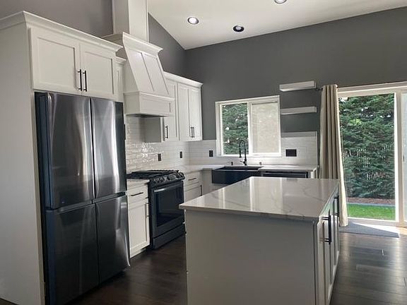3rd image of 10514 153rd Street Ct E