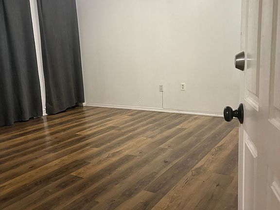 5th image of 4064 Lawrence Ave E #210