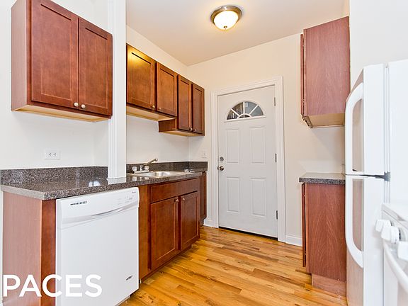 2nd image of 3823 N Fremont St #3823XE2