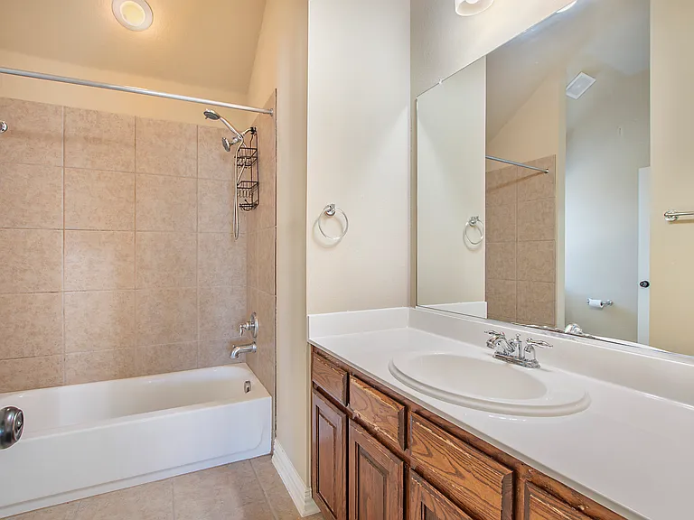 1838 Crowbridge Dr — Photo 35
