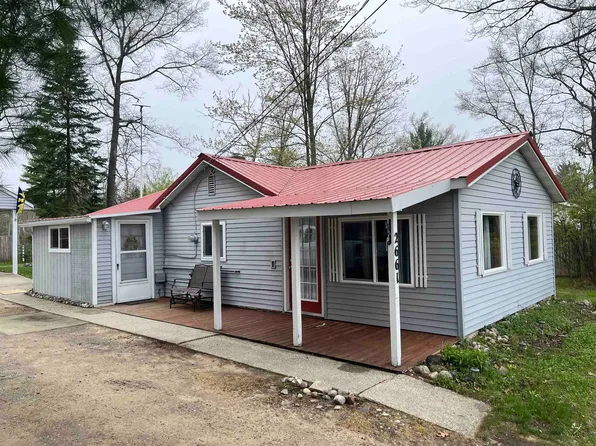 2661 Cathy St, Harrison, MI 48625