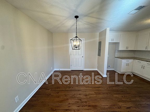 5th image of 1826 Clearwater Dr SE