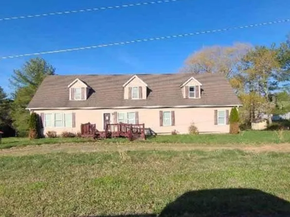 46 Aldred Ln, Galax, VA 24333