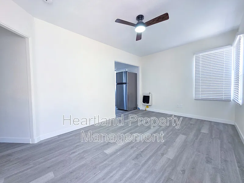 1 bed, 1.0 bath, 425 sqft, $1,500 — Photo 2
