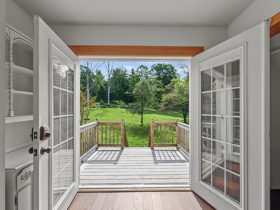 55 Maple Hill Rd
