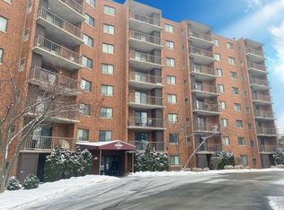 1 Bloomingdale Pl APT 210, Bloomingdale, IL 60108