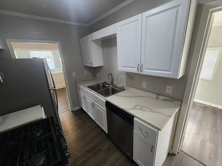 534 Hamilton E Holmes Dr NW — Photo 4