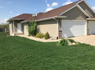 3238 Blackberry Cir SW, Cedar Rapids, IA 52404