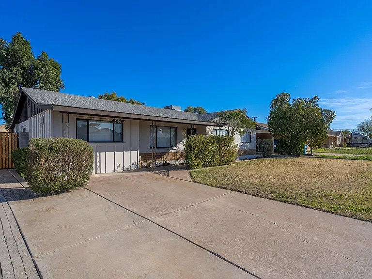 3120 W Columbine Dr — Photo 2