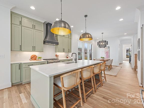 5th image of 311 Coxe Ave