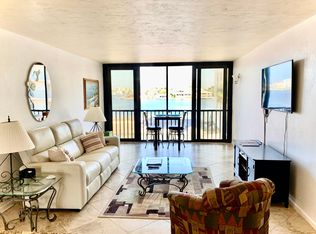 260 Southbay Dr APT 211, Naples, FL 34108