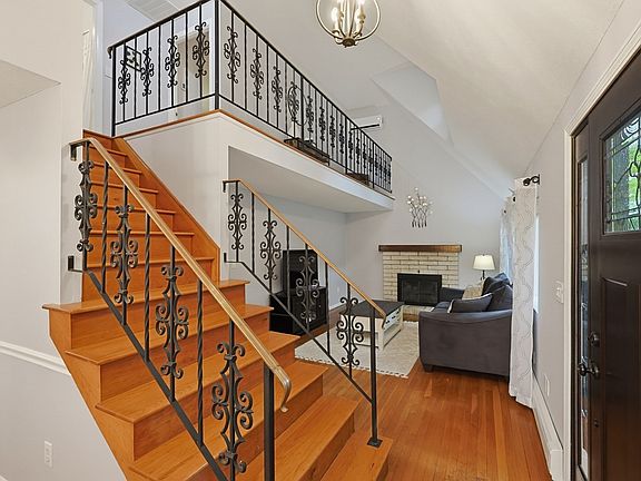 5th image of 62 Miller St