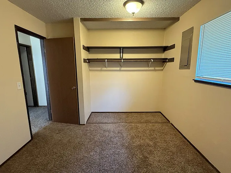 925 Gellatly St — Photo 10