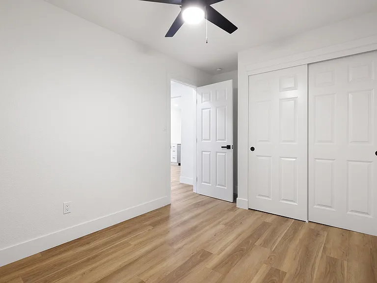 1030 Locust St #B — Photo 11