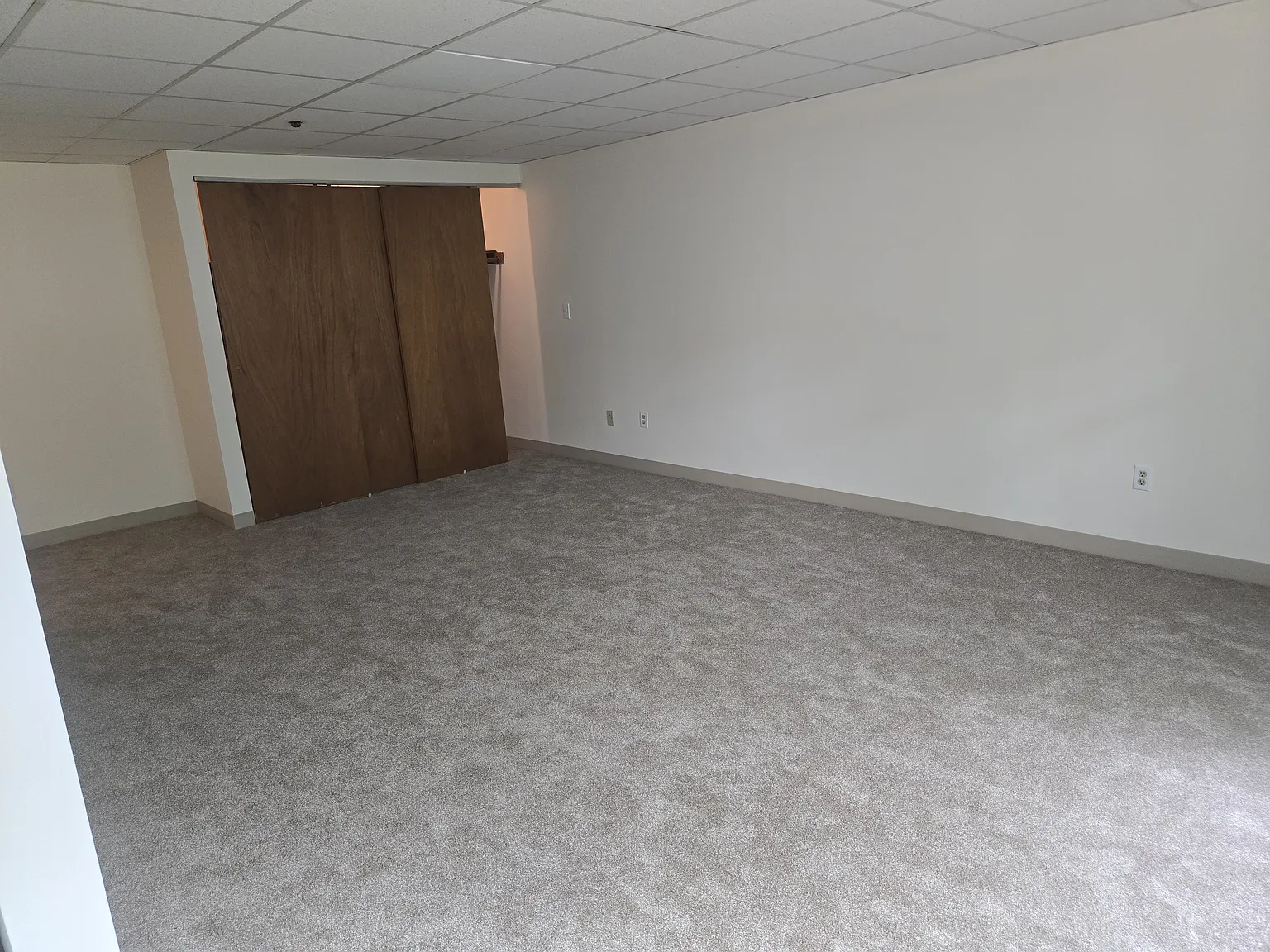90 Sutton St — Photo 2