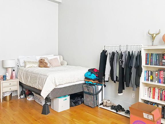 3rd image of 41 Kosciuszko St APT 110